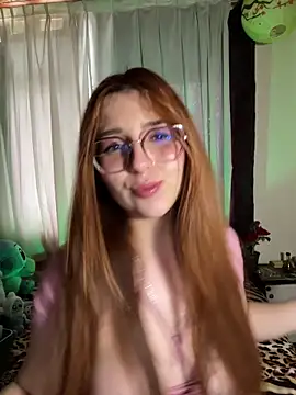 CoraVibes 라이브 XXX 채팅