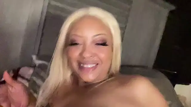 cocaNutt live XXX chat