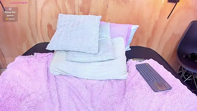 milavega_ Live XXX-chat