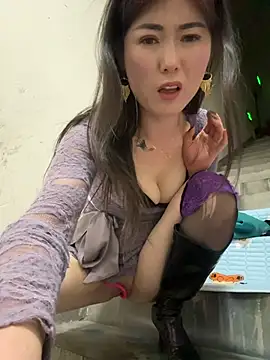 sunny-520's Live XXX Chat