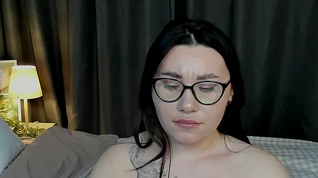 LunaVeyne live XXX chat