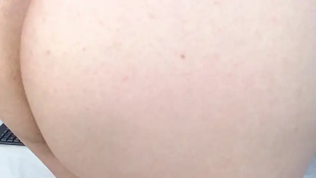 Chat XXX en directo de AkaryRoswell