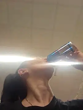 U_prolazu élő XXX-chatje