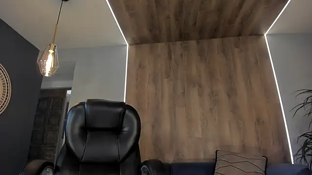 AbellaCroft 即時 XXX 聊天