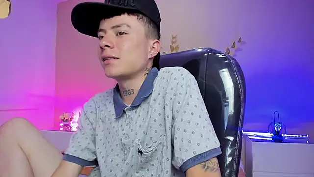 Nascary_Foxn Live XXX chat