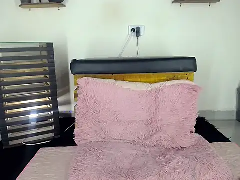 Tatoo_Noah Chat XXX in diretta