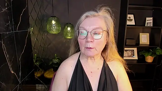 NataliMellow Show in webcam