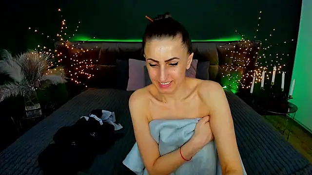 Rebecca_Diamond Adlı Modelin Canlı XXX Sohbeti