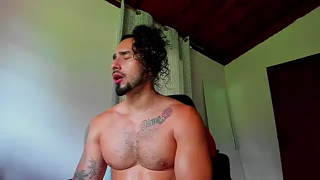 Baky_sexy: διαδικτυακό σόου στην κάμερα