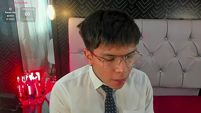 Chatroom XXX en direct de Thiago_Kozak