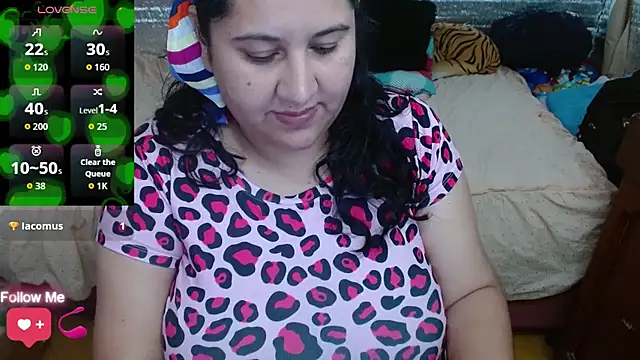 EMILY-NESSA élő XXX-chatje