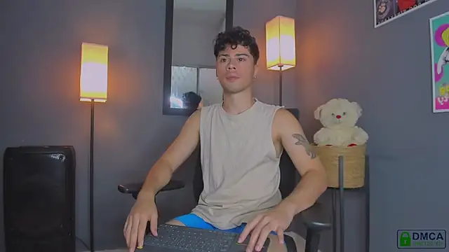 Soft_Temptationxx Show in webcam