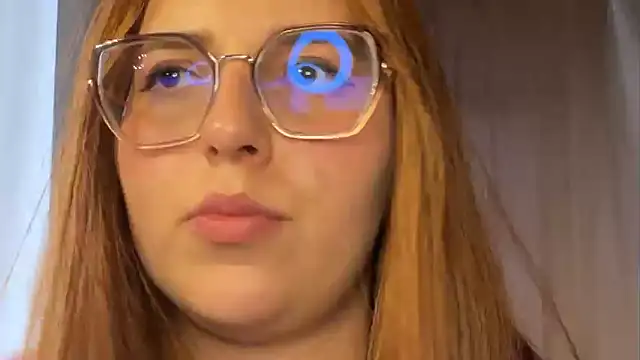 CoraVibes' Webcam Show