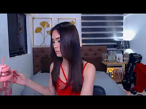 JuicyCockThea webcam show