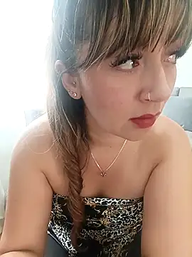 tata_sanz_'s Live XXX Chat