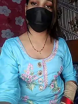 CUTI-NAINA Adlı Modelin Canlı XXX Sohbeti