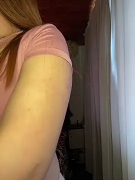 XXX chat uživo modela CoraVibes