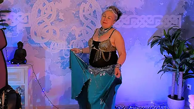 LilaMaharaniのライブXXXチャット