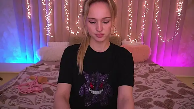 LylaYeess Adlı Modelin Canlı XXX Sohbeti