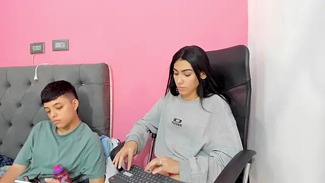 ariloe_quintero 라이브 XXX 채팅