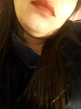 LONA-_- Live XXX-chat