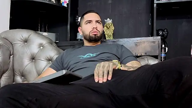 matteosantos élő XXX-chatje