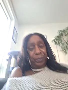 Ebony-SultryX Adlı Modelin Canlı XXX Sohbeti