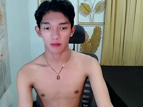 urasian_john18 网络视讯表演