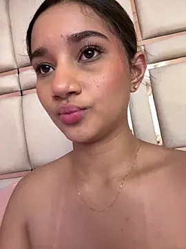 AlessiaVallmont Chat XXX live