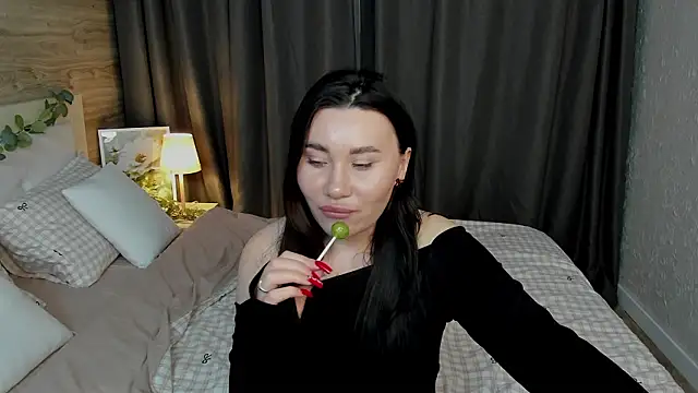 LunaVeyneのライブXXXチャット