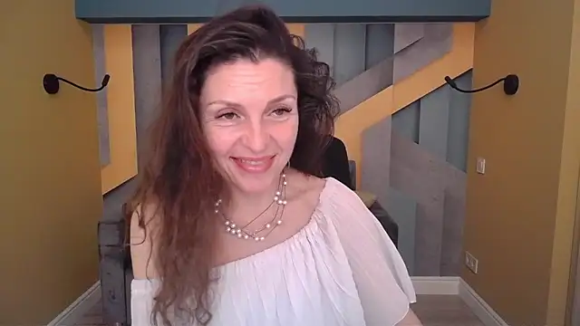 EllaLong's Live XXX Chat