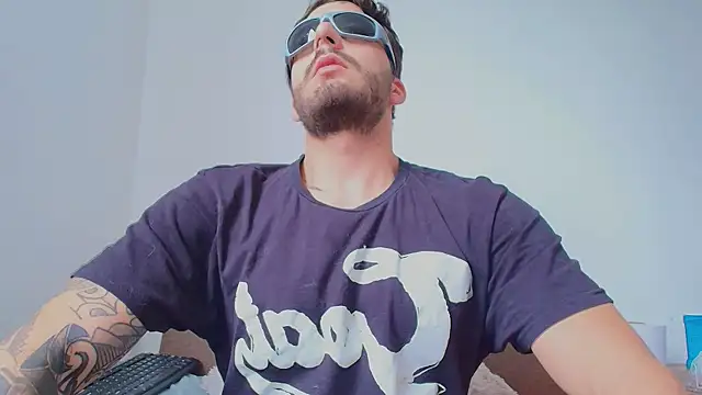 thomas_gun Chat XXX in diretta