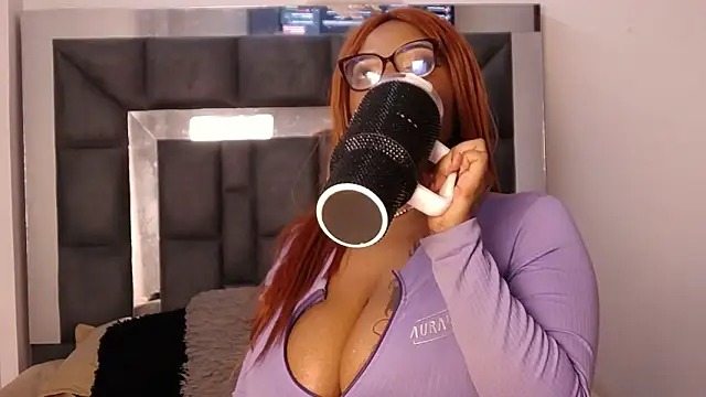 SheilaCoopers_ Adlı Modelin Canlı XXX Sohbeti