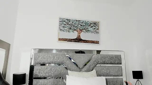 Slut_Milf_ Chat XXX in diretta