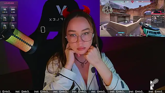 แชท XXX สดของ Emili1-