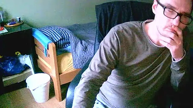 Show modela dado-hot12 na web-kameri