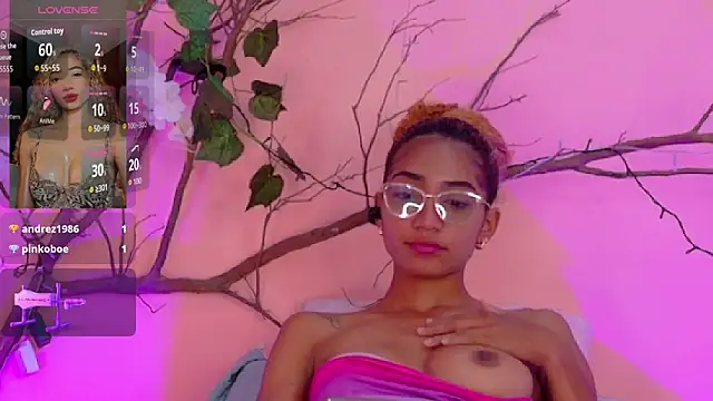 Chat XXX en directo de Charlotte_Love10