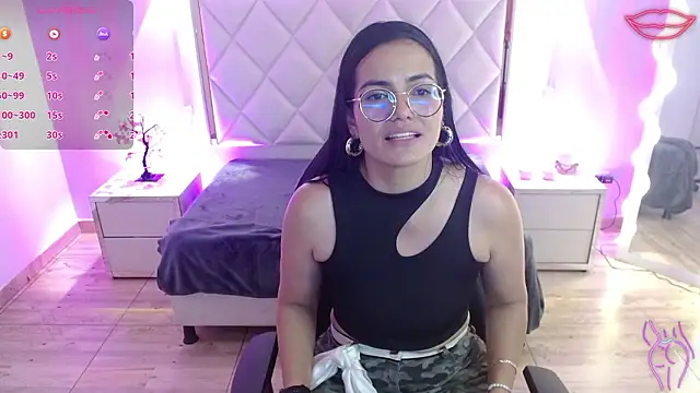 Chat XXX en directo de Rosalind_tay