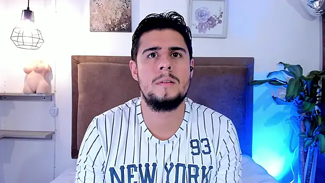 Chat +18 de ryan_evannss ao vivo