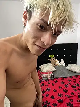 MaxyRyan élő XXX-chatje