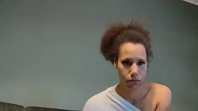 Chat +18 de AaliyahHarris ao vivo