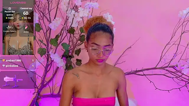 Charlotte_Love10's Live XXX Chat