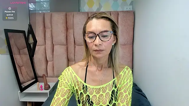 Issa_Milf__ 라이브 XXX 채팅