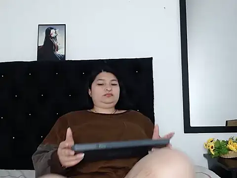 LauraHorny69 Live XXX-Chat