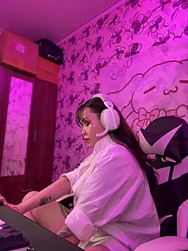 YukiiTYAN Adlı Modelin Canlı XXX Sohbeti