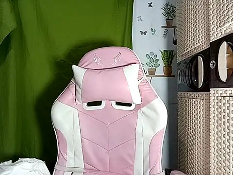 ImYours15 Adlı Modelin Canlı XXX Sohbeti