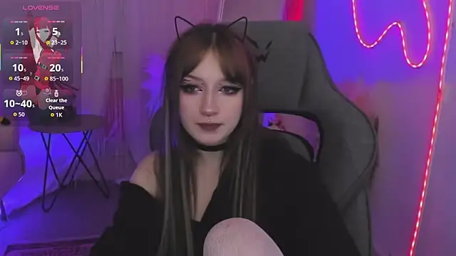 LiliLuna: онлайн-секс-чат