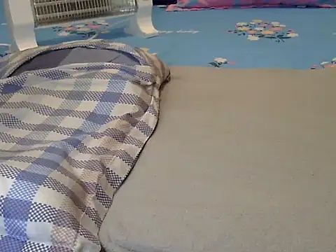 XXX chat uživo modela Playroom_queen