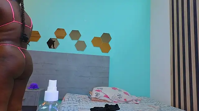 Show modela DanielaGil7 na web-kameri