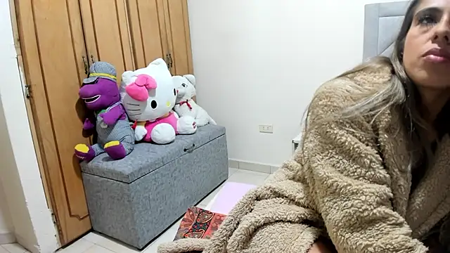 Katiaws: онлайн-секс-чат